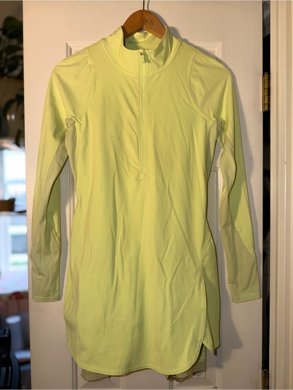 Lululemon Nulux Long-Sleeve Tennis Dress. Highlighter Yellow Women’s Sz 6
